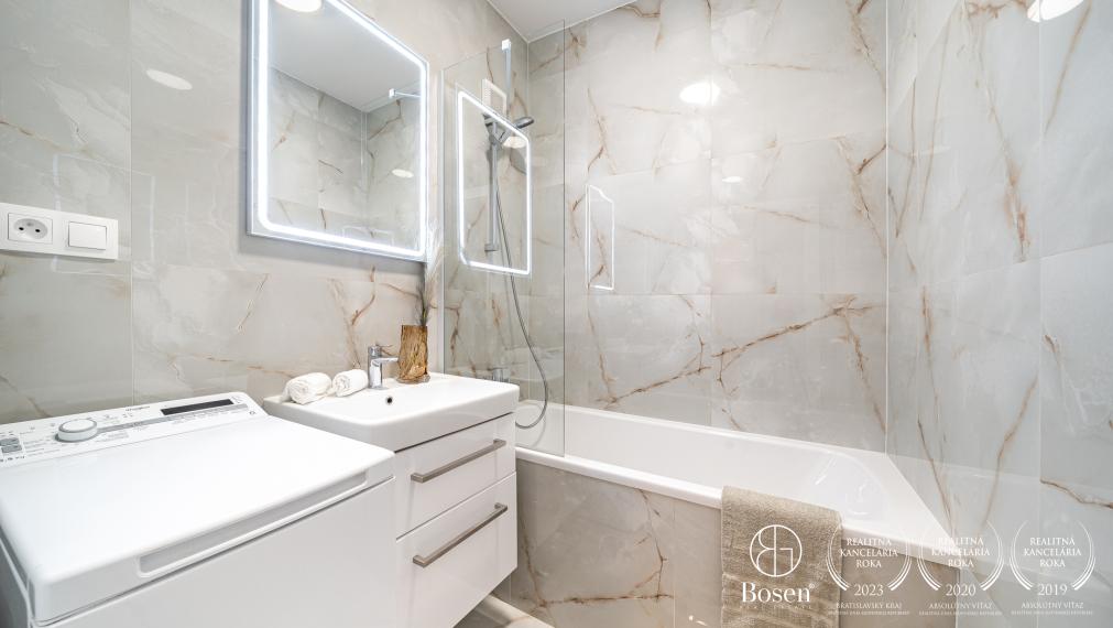BOSEN | Svetlý 1 izbový byt s balkónom - zariadený, 36,38 m2