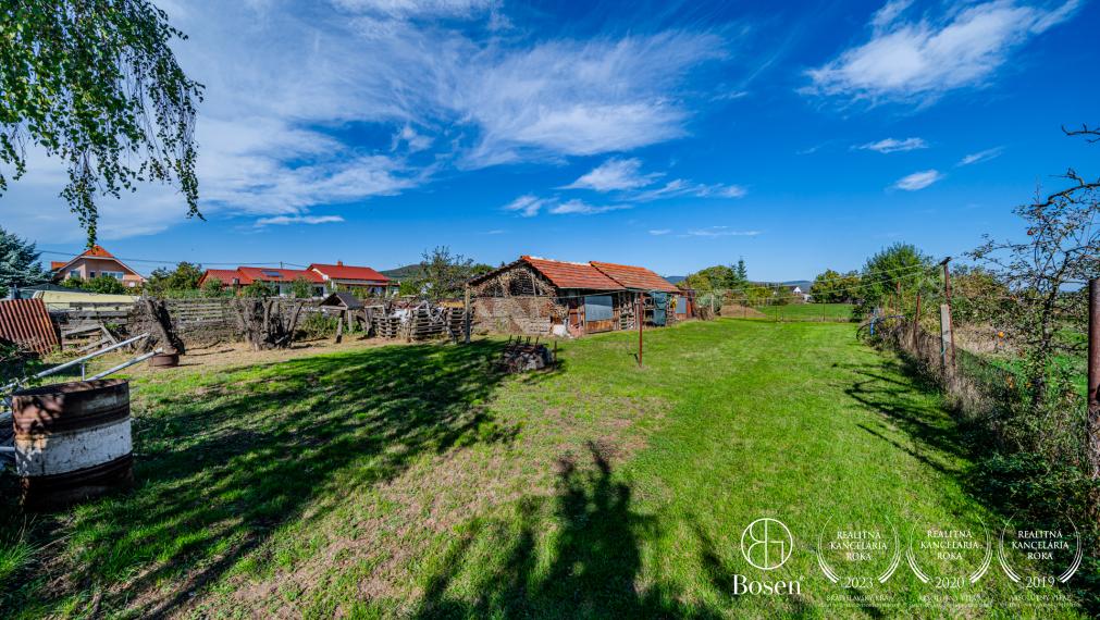 BOSEN | Rodinný dom s veľkou záhradou o výmere 5030 m2
