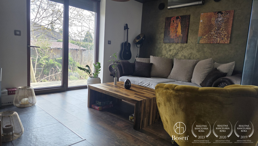 BOSEN | Rodinný dom so súkromným jazerom a bazénom v Trstenej na Ostrove