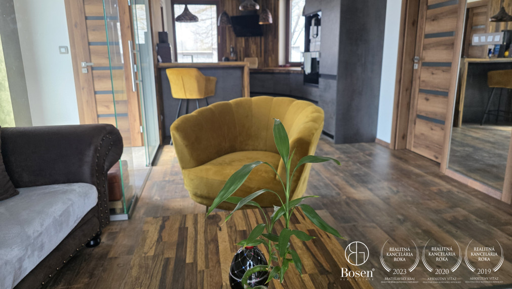 BOSEN | Rodinný dom so súkromným jazerom a bazénom v Trstenej na Ostrove