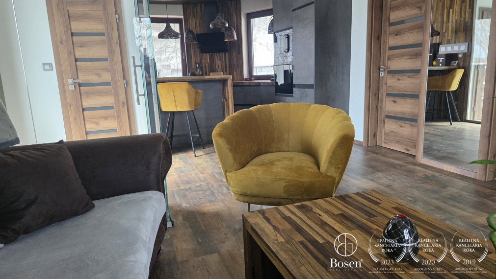 BOSEN | Rodinný dom so súkromným jazerom a bazénom v Trstenej na Ostrove