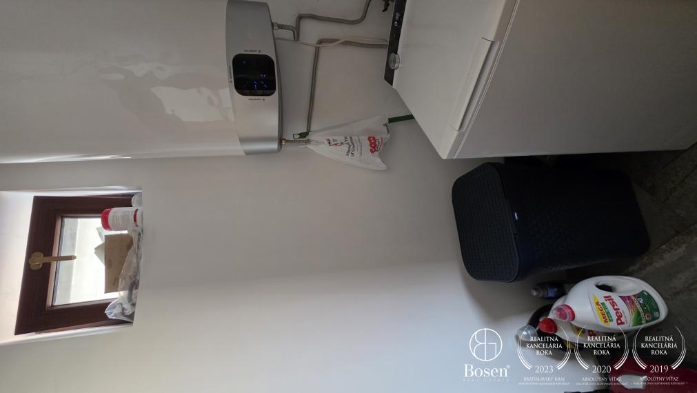 BOSEN | Rodinný dom so súkromným jazerom a bazénom v Trstenej na Ostrove