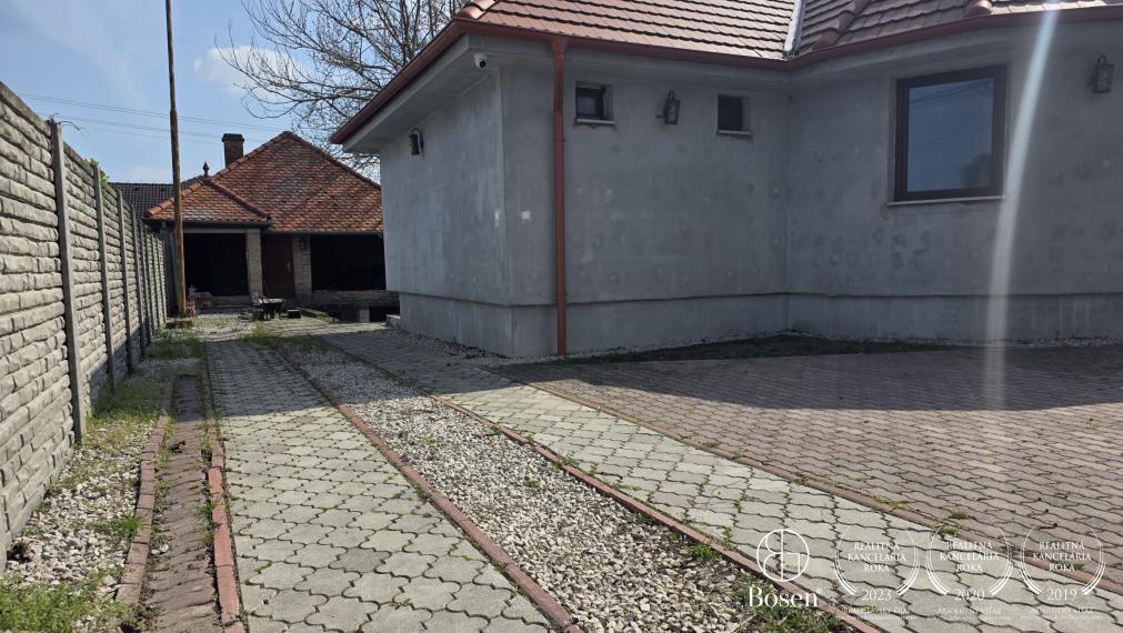 BOSEN | Rodinný dom so súkromným jazerom a bazénom v Trstenej na Ostrove