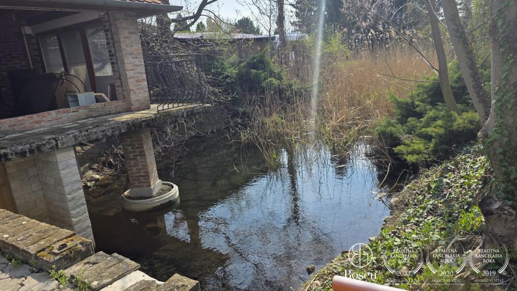 BOSEN | Rodinný dom so súkromným jazerom a bazénom v Trstenej na Ostrove