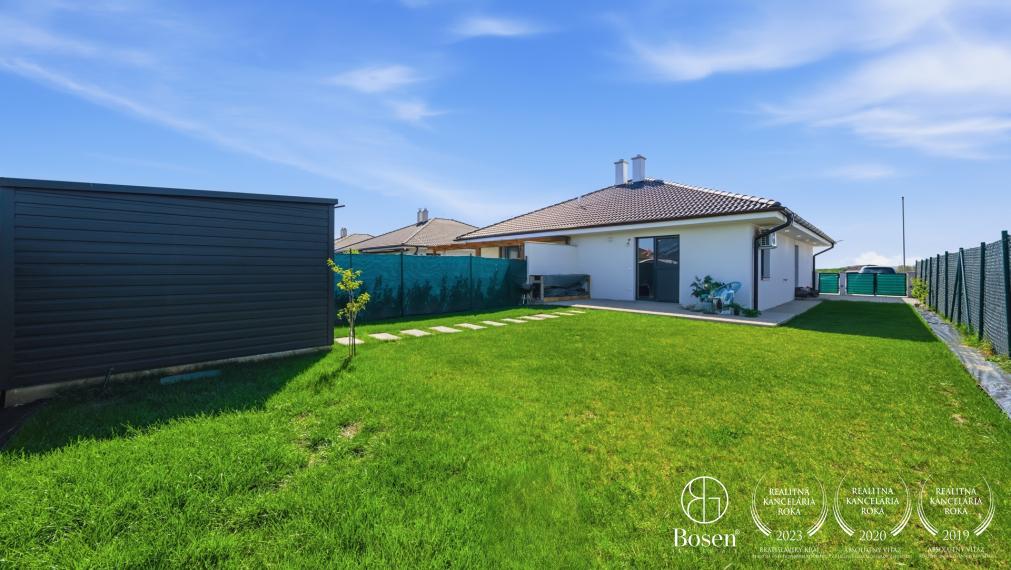 BOSEN |3 izbový RD so záhradou - Miloslavov, Liesková ulica