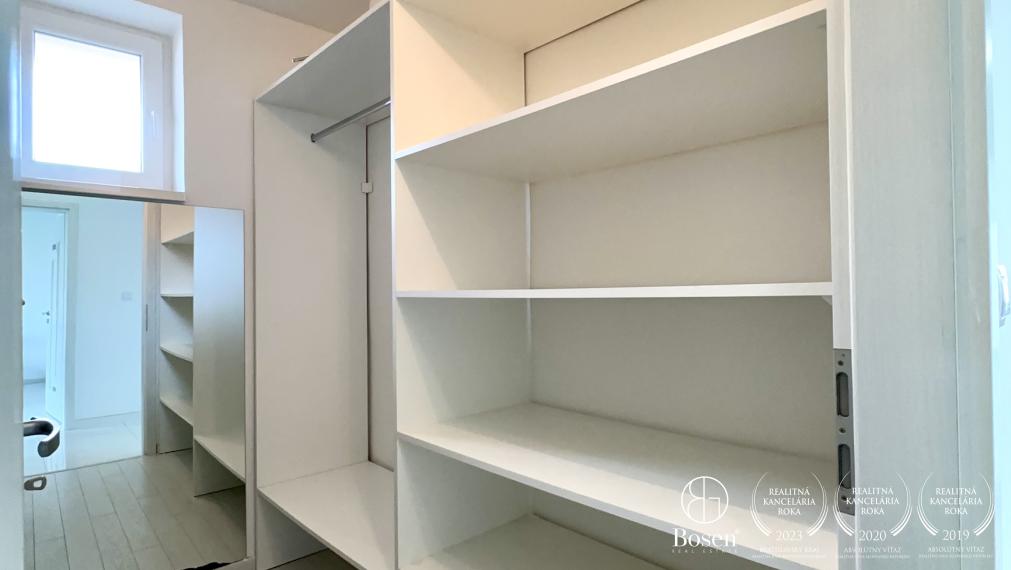 BOSEN | Nadštandardný 4-izbový rodinný dom s vedľajšou budovou v obci Trstice