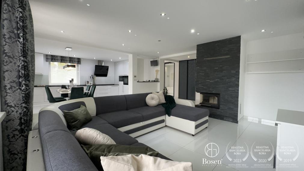 BOSEN | Nadštandardný 4-izbový rodinný dom s vedľajšou budovou v obci Trstice