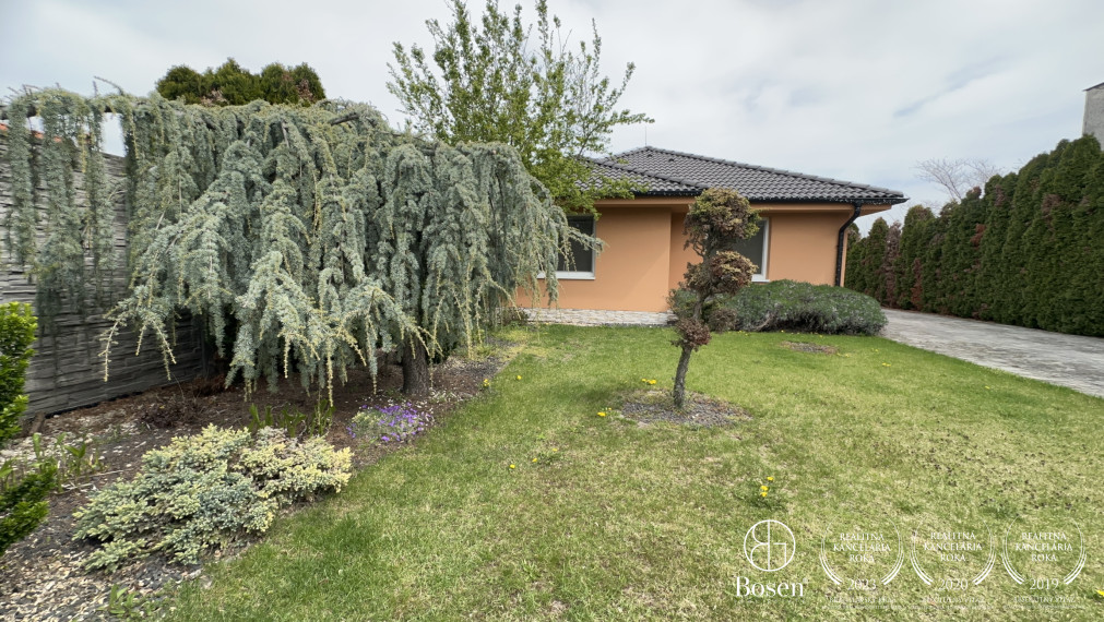 BOSEN | Nadštandardný 4-izbový rodinný dom s vedľajšou budovou v obci Trstice