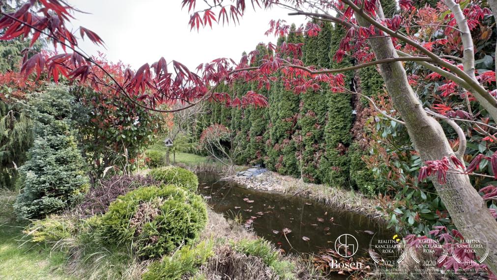 BOSEN | Nadštandardný 4-izbový rodinný dom s vedľajšou budovou v obci Trstice