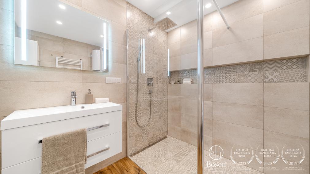 BOSEN| zariadený 3 izbový byt s predzáhradkou, novostavba Rohožník