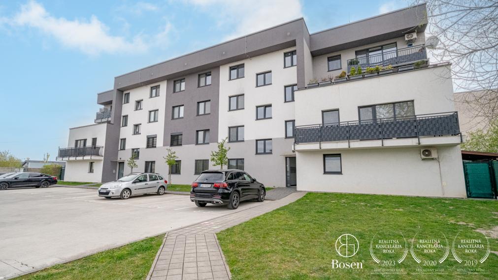 BOSEN| zariadený 3 izbový byt s predzáhradkou, novostavba Rohožník