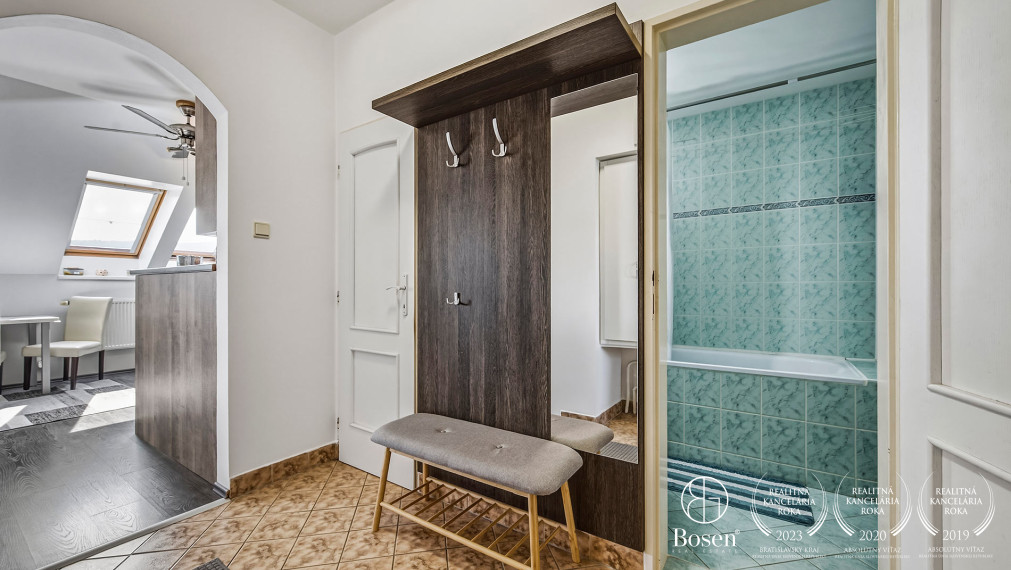 BOSEN | Príjemný, podkrovný 2 izb. byt vo Svite