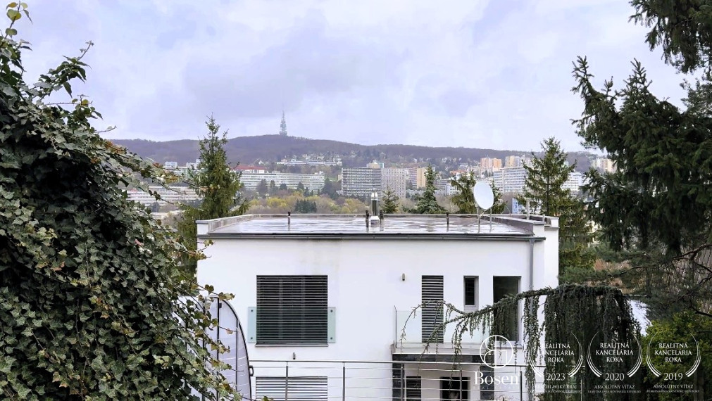 Prenájom nadštandardného 5-izbového rodinného domu s bazénom