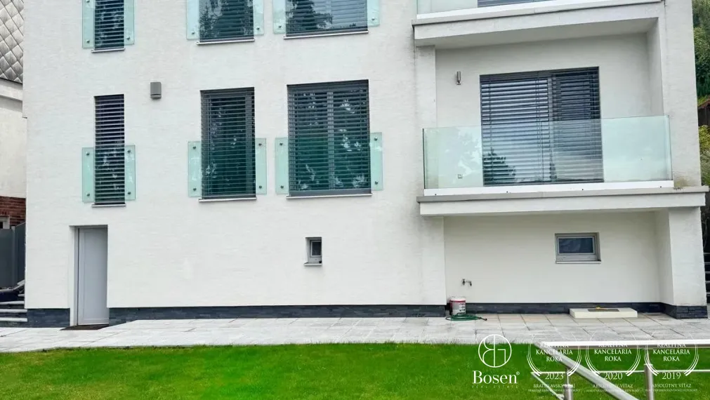 Prenájom nadštandardného 5-izbového rodinného domu s bazénom