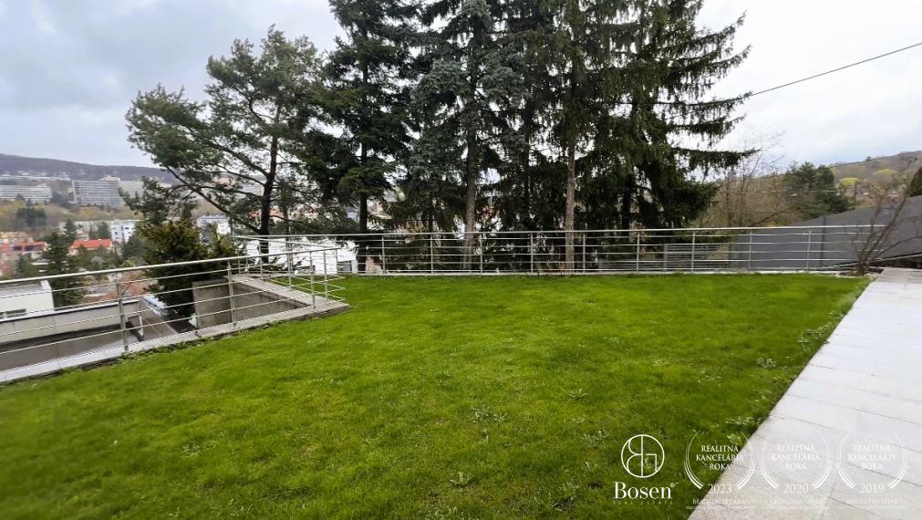 Prenájom nadštandardného 5-izbového rodinného domu s bazénom