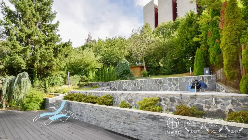 Prenájom nadštandardného 5-izbového rodinného domu s bazénom