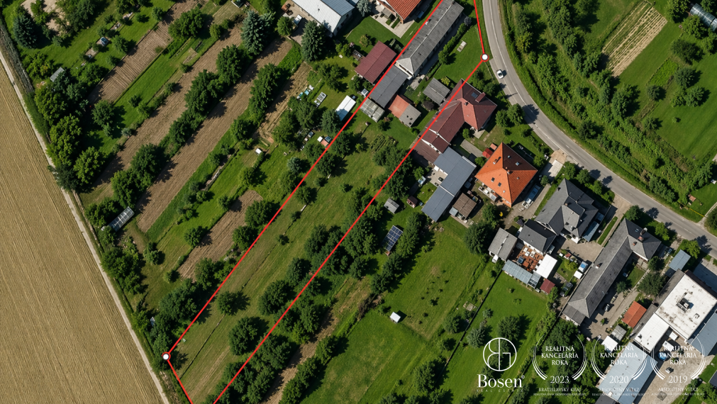 BOSEN | Rodinný dom s pozemkom 1956 m²  - Adamovské Kochanovce