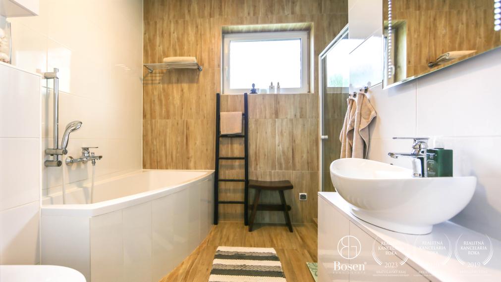 BOSEN | Na prenájom: Štýlový rodinný dom v tichej časti DS