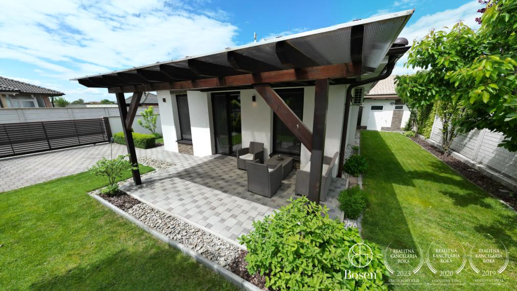 BOSEN | Na prenájom: Štýlový rodinný dom v tichej časti DS
