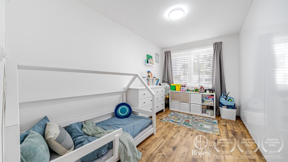 BOSEN| zariadený 3 izbový byt s predzáhradkou, novostavba Rohožník