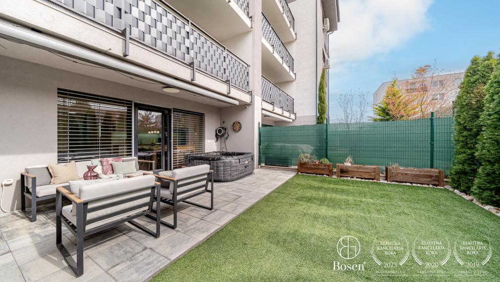 BOSEN| zariadený 3 izbový byt s predzáhradkou, novostavba Rohožník