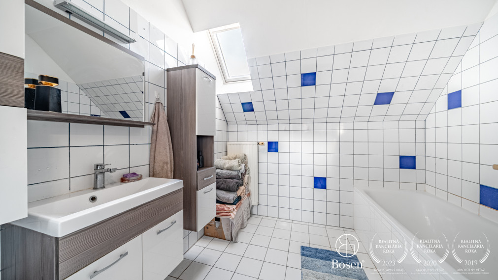 BOSEN PRENÁJME 3IZBOVÝ BYT S KRBOM, LOGGIOU V HAINBURG/DONA