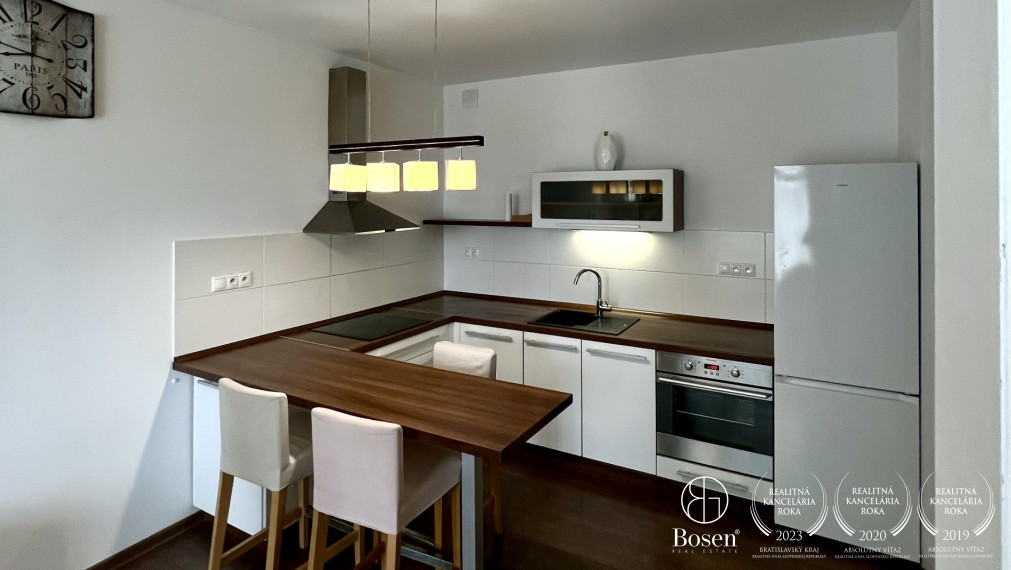 Prenájom 2-izbový byt s veľkou terasou a výhľadom na BA