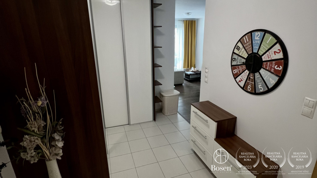 Prenájom 2-izbový byt s veľkou terasou a výhľadom na BA