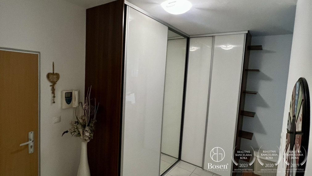 Prenájom 2-izbový byt s veľkou terasou a výhľadom na BA