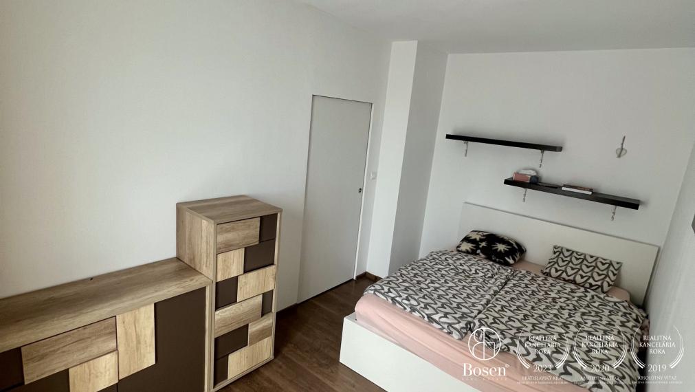 Prenájom 2-izbový byt s veľkou terasou a výhľadom na BA