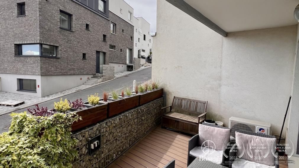 Prenájom 2-izbový byt s veľkou terasou a výhľadom na BA