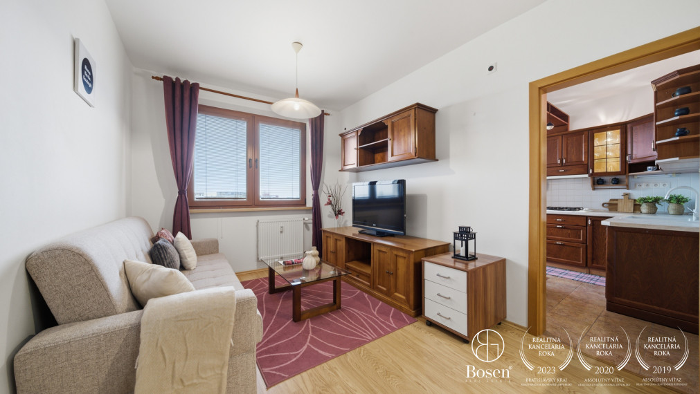 BOSEN | Priestranný 3-izbový byt s loggiou a pivnicou v Ružinove pri OC Retro, 73m².