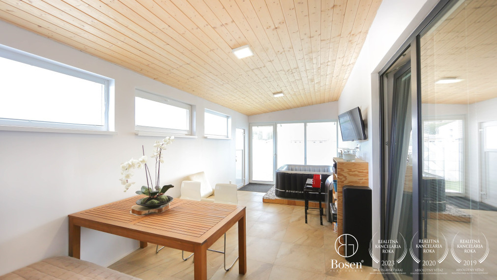 BOSEN | Krásna novostavba s dvojgarážou a tepelným čerpadlom