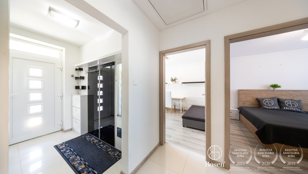 BOSEN | Moderný rodinný dom Veľký Lapáš ihneď k nasťahovaniu