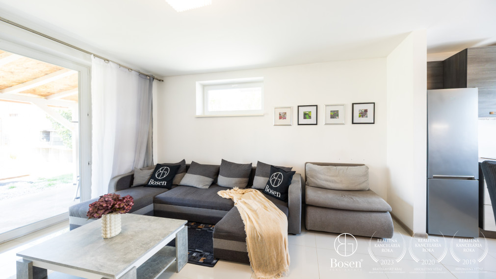 BOSEN | Moderný rodinný dom Veľký Lapáš ihneď k nasťahovaniu