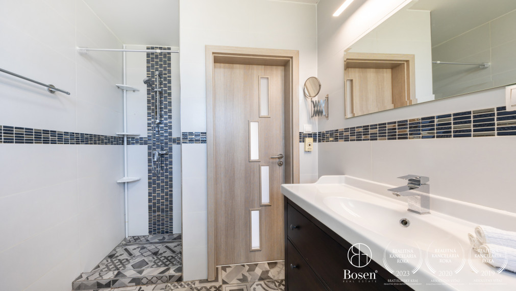 BOSEN | Moderný rodinný dom Veľký Lapáš ihneď k nasťahovaniu