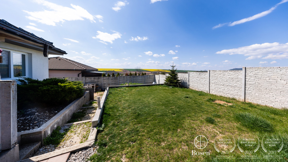 BOSEN | Moderný rodinný dom Veľký Lapáš ihneď k nasťahovaniu