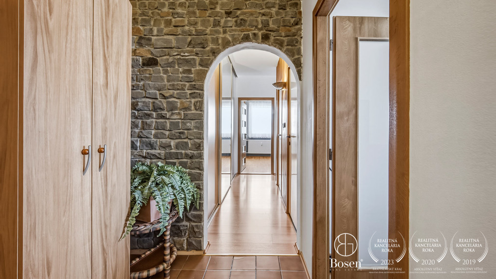 BOSEN | Na predaj slnečný 3-izbový byt s loggiou v Poprade