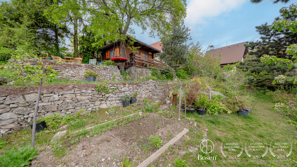 BOSEN | Chata s výhľadom na Bratislavu – Koliba - súkromie, pozemok 371 m², potenciál výstavby