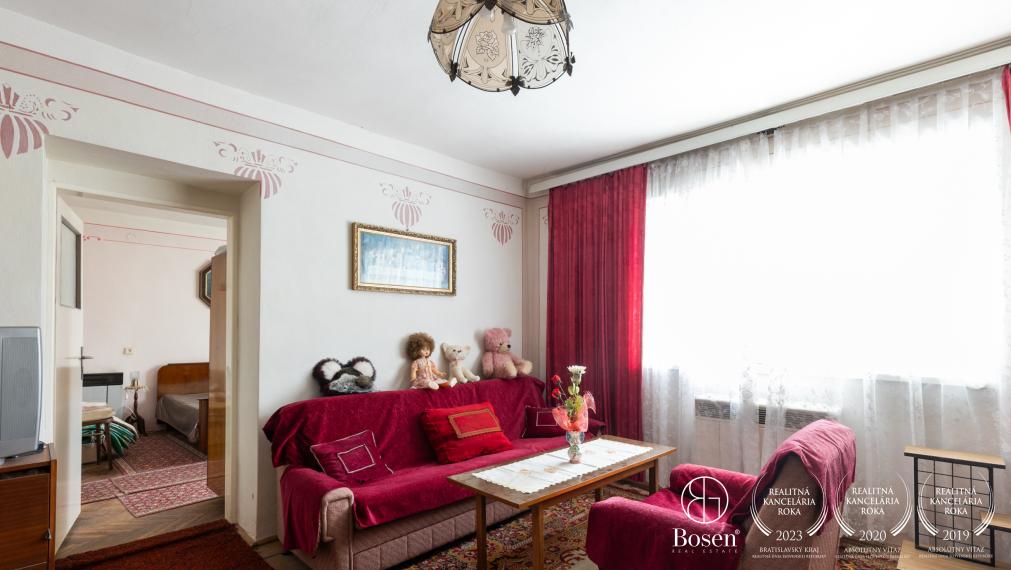 BOSEN | Rodinný dom v tichej ulici, Veľké Chyndice