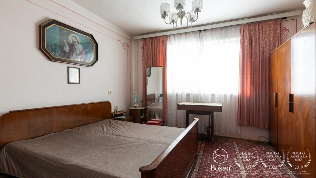 BOSEN | Rodinný dom v tichej ulici, Veľké Chyndice