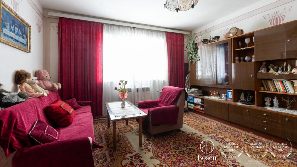 BOSEN | Rodinný dom v tichej ulici, Veľké Chyndice