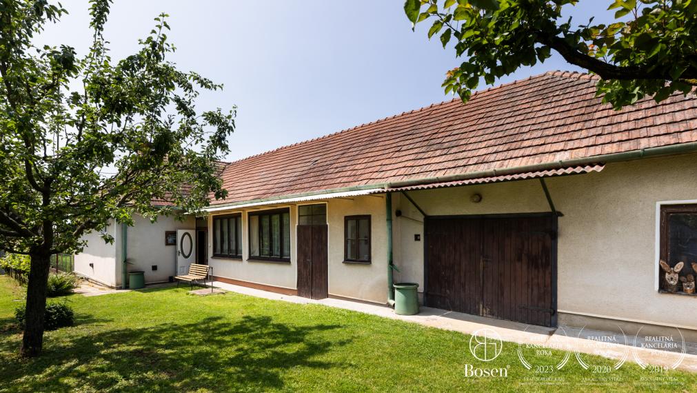 BOSEN | Rodinný dom v tichej ulici, Veľké Chyndice