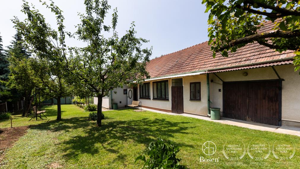 BOSEN | Rodinný dom v tichej ulici, Veľké Chyndice
