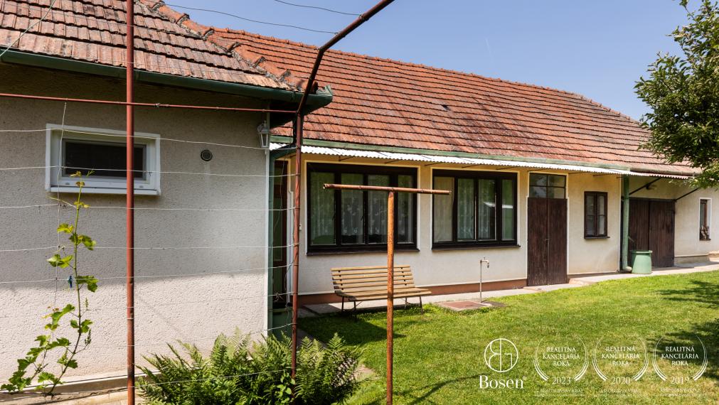 BOSEN | Rodinný dom v tichej ulici, Veľké Chyndice