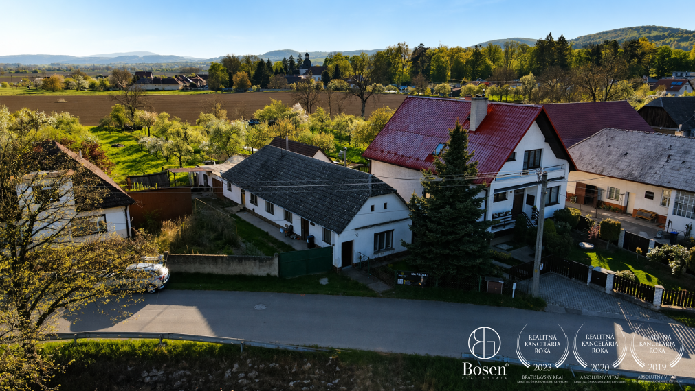 BOSEN | Rodinný dom s pozemkom 1956 m²  - Adamovské Kochanovce