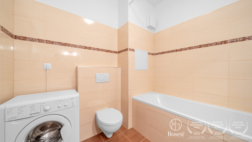 BOSEN | Veľkorysý klimatizovaný byt s priestranným balkónom a samostatným šatníkom, 53 m2 – La Vita, Pezinok