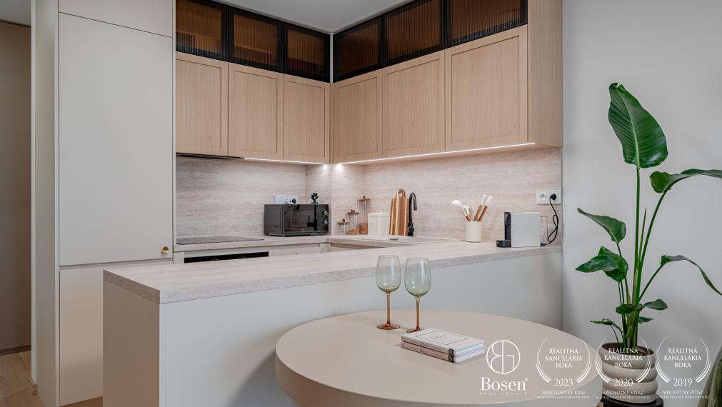 BOSEN | Dizajnový 1,5-izbový byt so spacím kútom v novostavbe Corvus Atrium