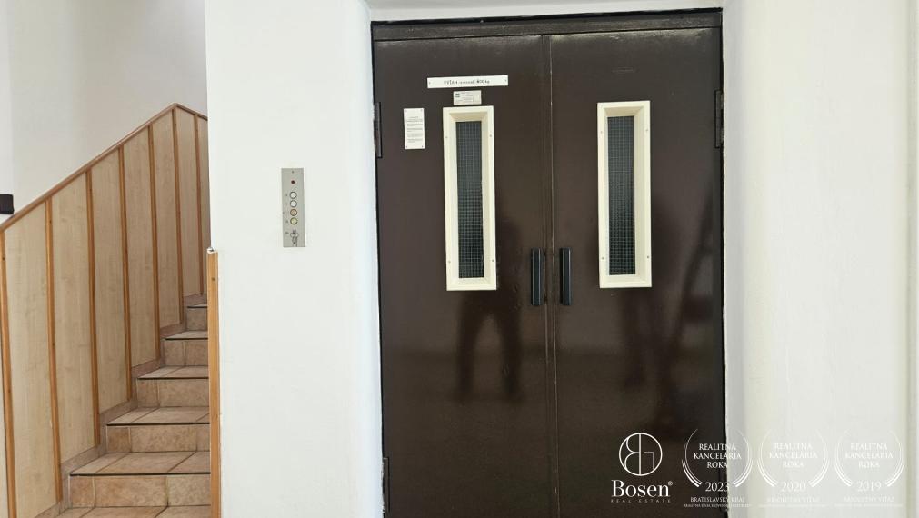 BOSEN | Na prenájom obchodný priestor 350 m2 v centre, Veľký Meder