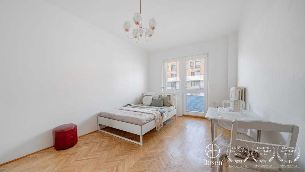 BOSEN | Zariadená garzónka s balkónom, Blumentálska ul., BA